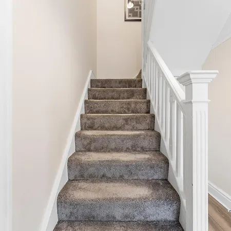 Stunning 4-bed - Garden - Sleeps 14