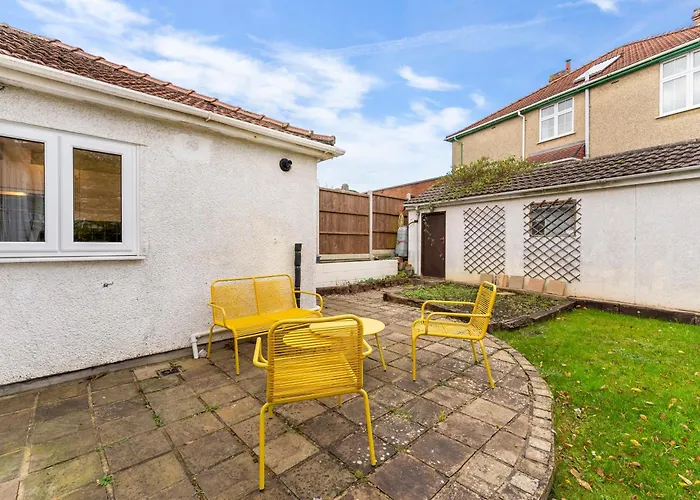 Stunning 4-bed - Garden - Sleeps 14 *