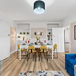 Stunning 4-bed - Garden - Sleeps 14