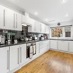 Stunning 4-bed - Garden - Sleeps 14 Дом отдыха *