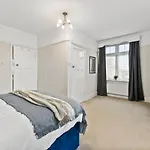 Stunning 4-bed - Garden - Sleeps 14 *