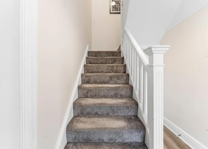 Stunning 4-bed - Garden - Sleeps 14